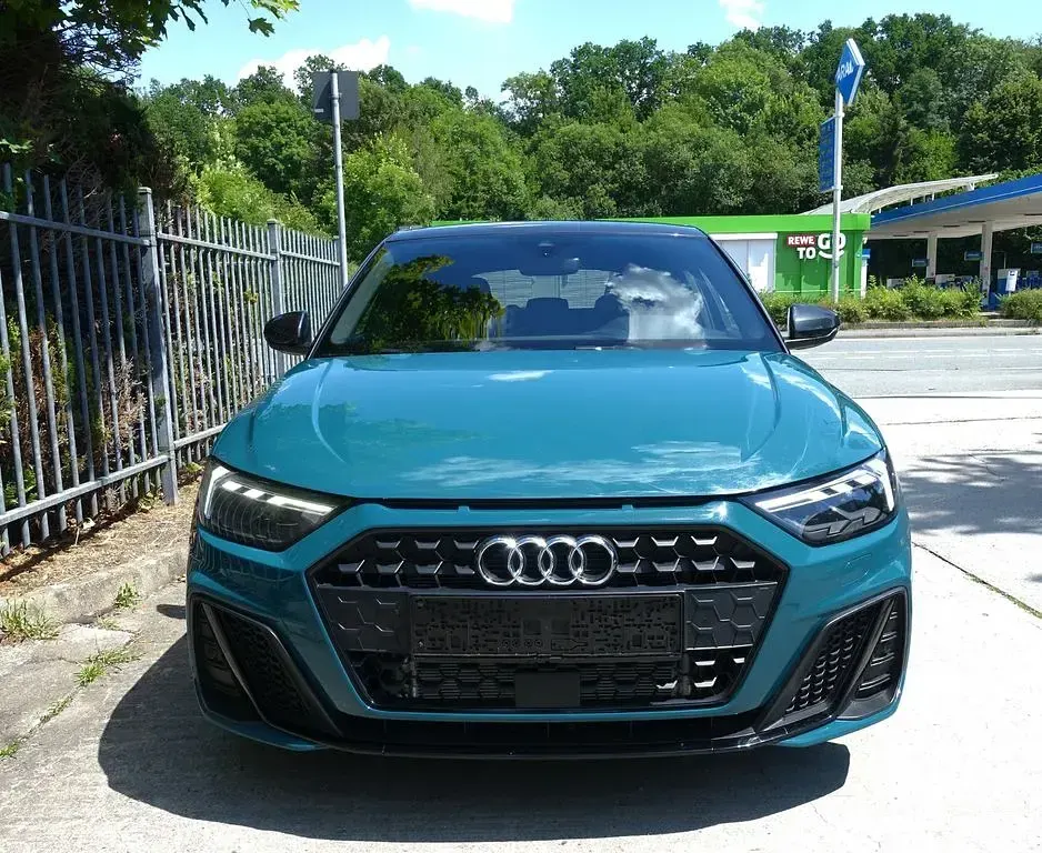 Gebraucht Audi A1 S-Line 116 PS (85 kW) 2020 Tiomangrün SUV
