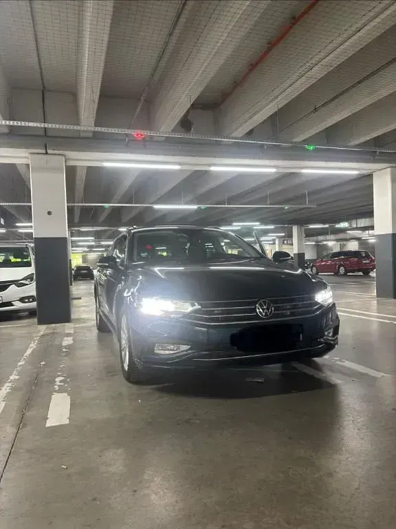 Gebraucht VW Passat 150 PS (110 kW) 2021 Blau Kombi