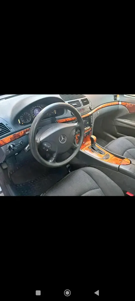 Gebraucht Mercedes E220 150 PS (110 kW) 2003 Silber Limousine