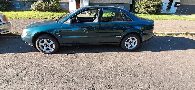 Gebraucht Audi A4 125 PS (91 kW) 1996 Grün Limousine