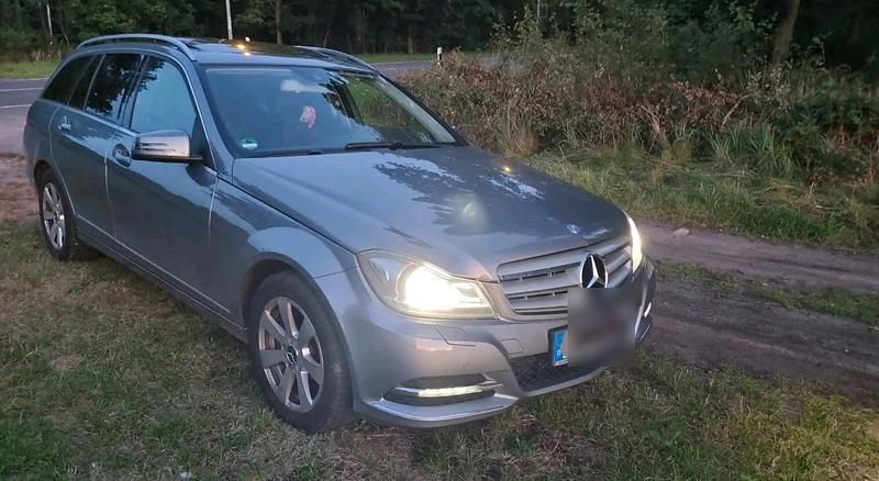 Grau Gebraucht 2014 Mercedes C220 Kombi | 10.500 € (Superpreis) - Bild 1/4