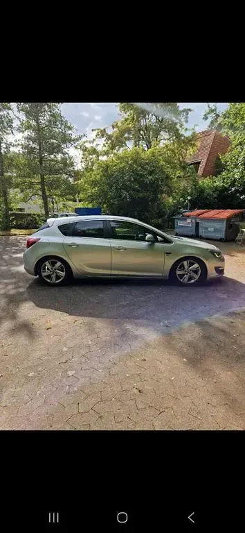 Gebraucht Opel Astra Energy 120 PS (88 kW) 2014 Silber Limousine