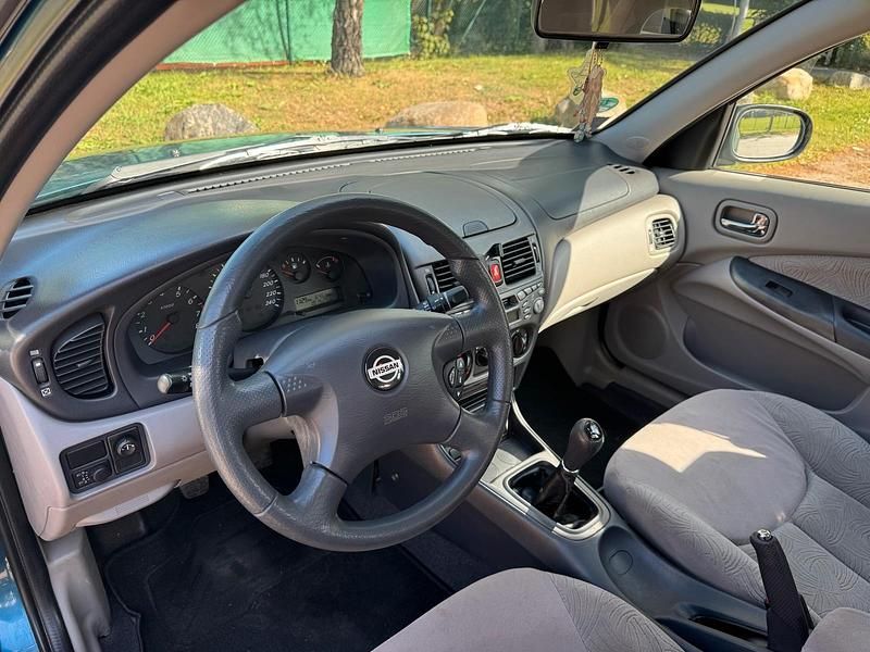 Blau Gebraucht 2001 Nissan Almera Limousine | 3.900 € - Bild 1/4