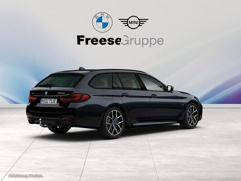 Gebraucht BMW 530e Shadowline 292 PS (214 kW) 2022 Schwarz Kombi