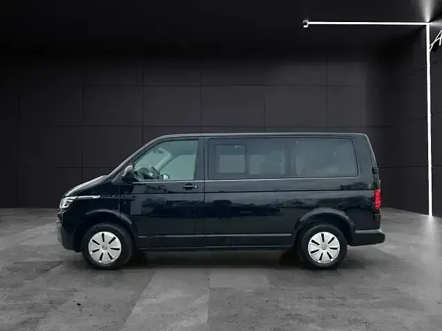 Gebraucht VW Caravelle Comfortline 150 PS (110 kW) 2024 Deep black perleffekt Van