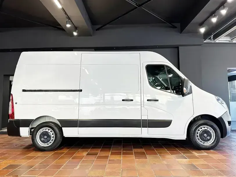 Gebraucht Renault Master 131 PS (96 kW) 2019 Weiß Limousine