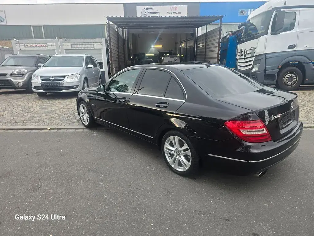 Gebraucht Mercedes C180 156 PS (114 kW) 2011 Schwarz Limousine
