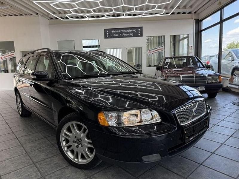 Schwarz Gebraucht 2007 Volvo V70 Kombi | 3.950 € (Fairer Preis) - Bild 1/4