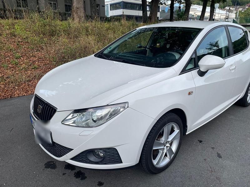 Weiß Gebraucht 2009 Seat Ibiza Sport Kleinwagen | 4.990 € (Etwas zu teuer) - Bild 1/4