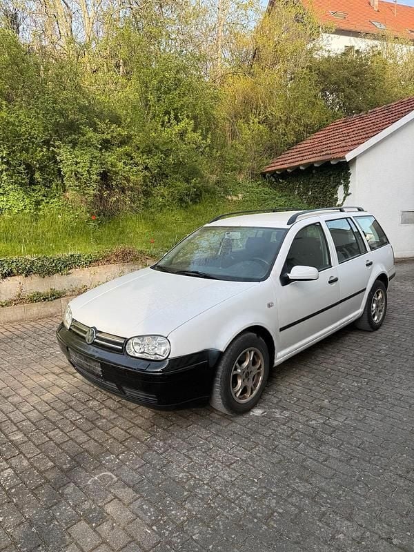 Second-hand VW Golf IV 105 CP (77 kW) 2002 Break