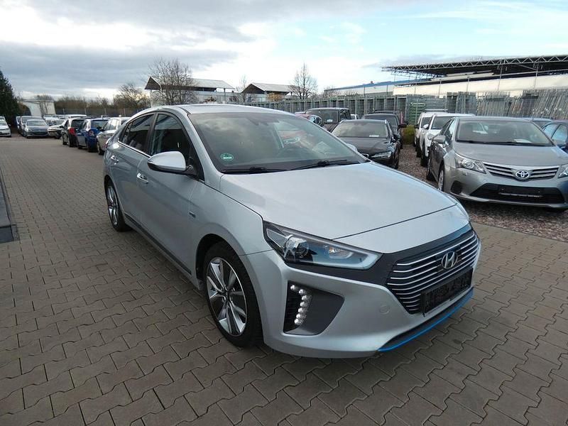 Gebraucht Hyundai Ioniq Style 105 PS (77 kW) 2017 Silber Kleinwagen