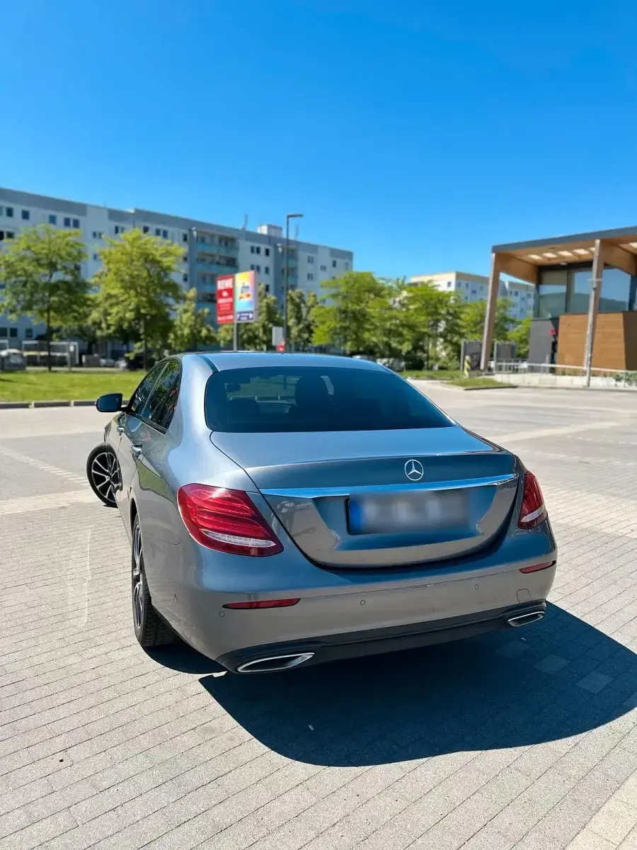 Gebraucht Mercedes E200 184 PS (135 kW) 2018 Grau Limousine