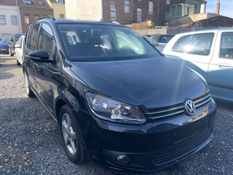 Schwarz Gebraucht 2011 VW Touran Trendline Van / Kleinbus | 6.750 € (Teuer) - Bild 1/4