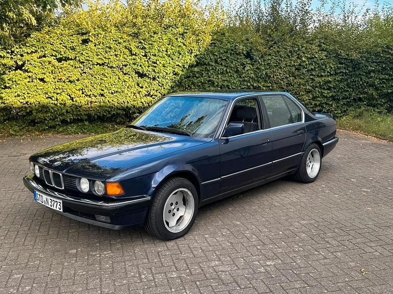 Blau Gebraucht 1992 BMW 735 Limousine | 6.270 € - Bild 1/4