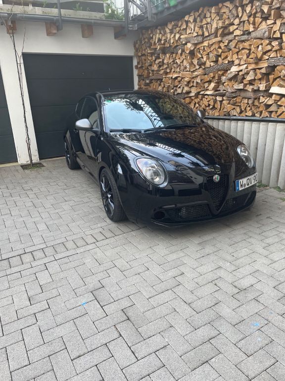 Schwarz Gebraucht 2010 Alfa Romeo MiTo Quadrifoglio Verde Kleinwagen | 11.990 € - Bild 1/4