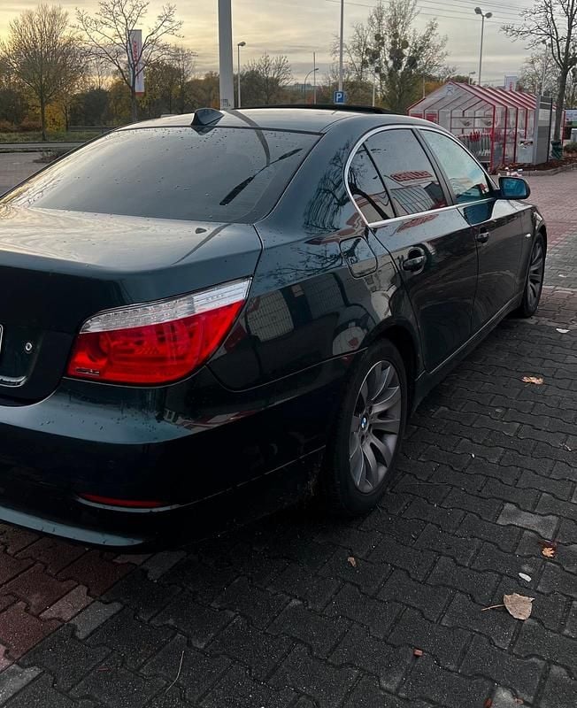 Gebraucht BMW 530 272 PS (200 kW) 2007 Grün Limousine