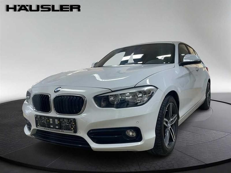Weiß Gebraucht 2017 BMW 118 Sport Line Kleinwagen | 16.990 € (Fairer Preis) - Bild 1/4