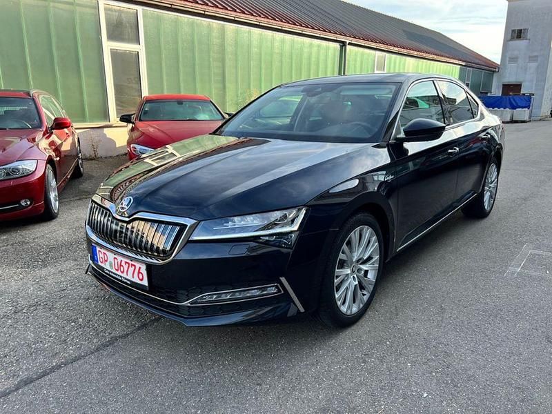 Schwarz Gebraucht 2021 Skoda Superb LAURIN & KLEMENT Limousine | 28.999 € (Fairer Preis) - Bild 1/4