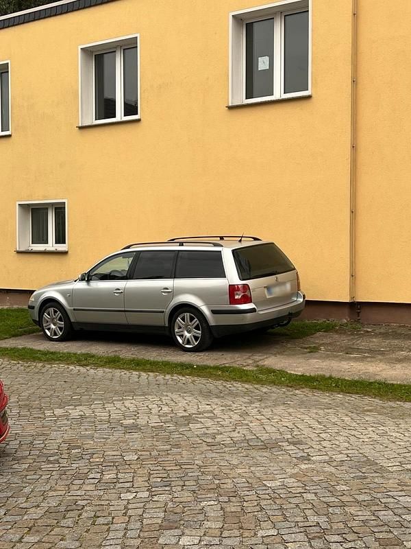 Gebraucht VW Passat 101 PS (74 kW) 2000 Silber Kombi