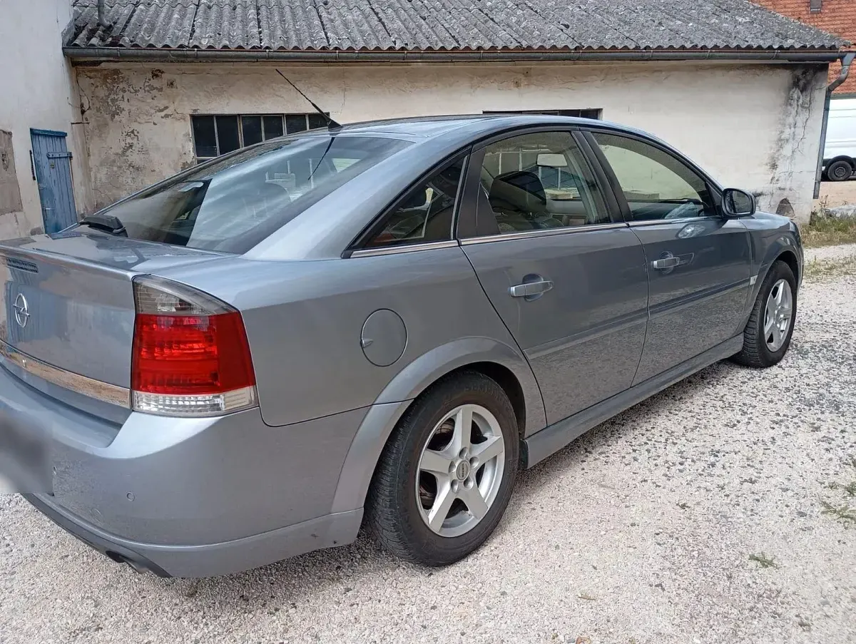Gebraucht Opel Vectra GTS 155 PS (114 kW) 2004 Silber Limousine