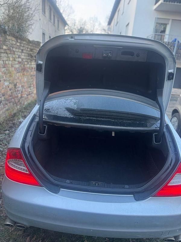 Gebraucht Mercedes CLS320 224 PS (164 kW) 2009 Silber Coupé