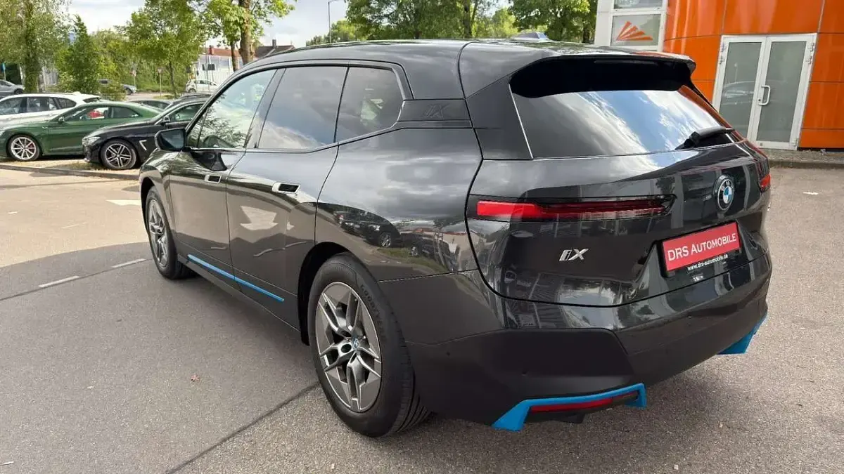 Gebraucht BMW iX 239 kW (326 PS) 2021 Sophistograu SUV