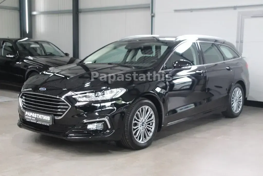 Gebraucht Ford Mondeo Titanium 150 PS (110 kW) 2022 Schwarz Limousine