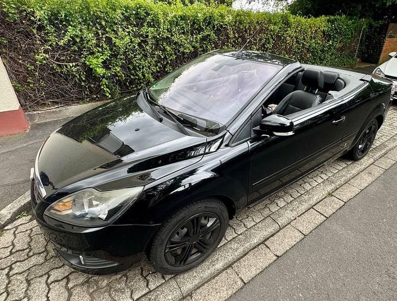 Gebraucht Ford Focus Cabriolet Titanium 145 PS (106 kW) 2010 Schwarz Cabrio