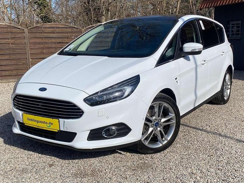 Gebraucht Ford S-MAX Titanium 239 PS (175 kW) 2017 Weiß Van / Kleinbus