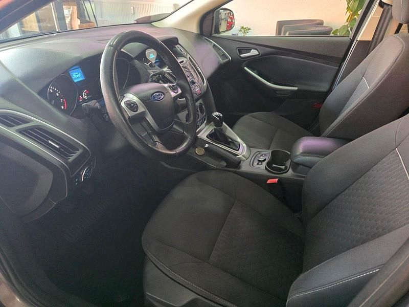 Gebraucht Ford Focus SYNC Edition 101 PS (74 kW) 2014 Braun Kombi