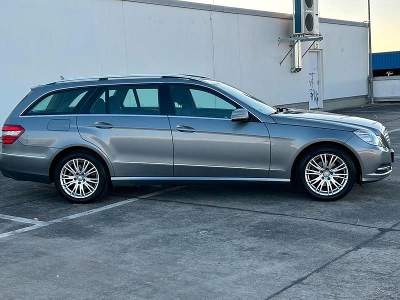 Gebraucht Mercedes E200 184 PS (135 kW) 2012 Silber Kombi