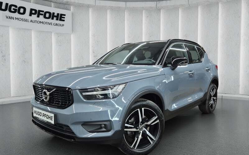 Grau Gebraucht 2022 Volvo XC40 R-Design SUV | 34.800 € (Fairer Preis) - Bild 1/4