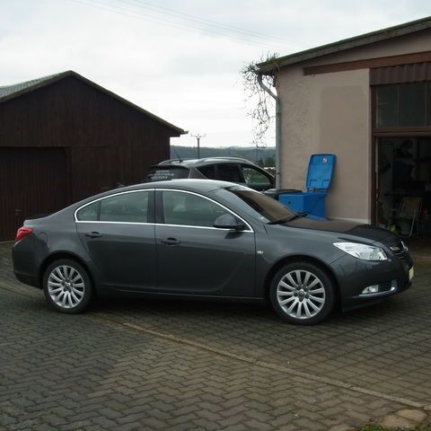 Gebraucht Opel Insignia 140 PS (102 kW) 2009 Grau metallic Limousine