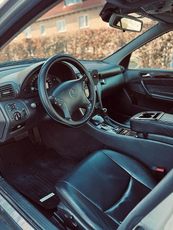 Silber Gebraucht 2001 Mercedes 200 Limousine | 3.200 € (Guter Preis) - Bild 1/4