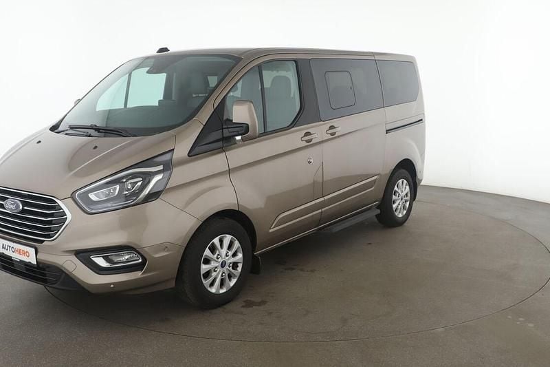 Braun Gebraucht 2020 Ford Tourneo Custom Titanium Van / Kleinbus | 32.070 € (Teuer) - Bild 1/3