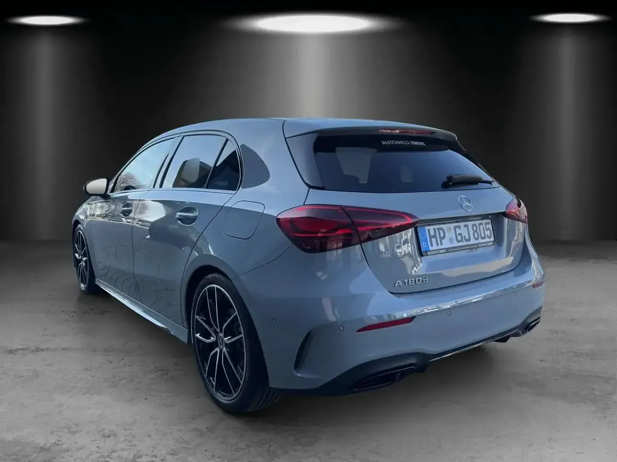 Gebraucht Mercedes A180 AMG 116 PS (85 kW) 2026 Grau Limousine