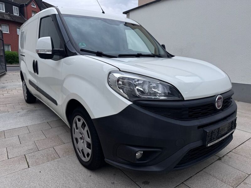 Weiß Gebraucht 2017 Fiat Doblò Van / Kleinbus | 7.390 € (Fairer Preis) - Bild 1/4