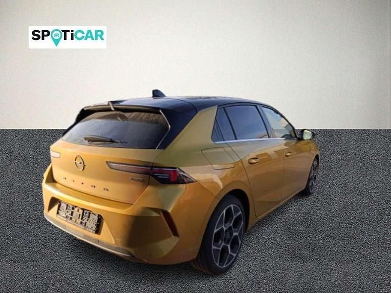Usata Opel Astra Ultimate 179 CV (131 kW) 2022 Giallo Utilitaria