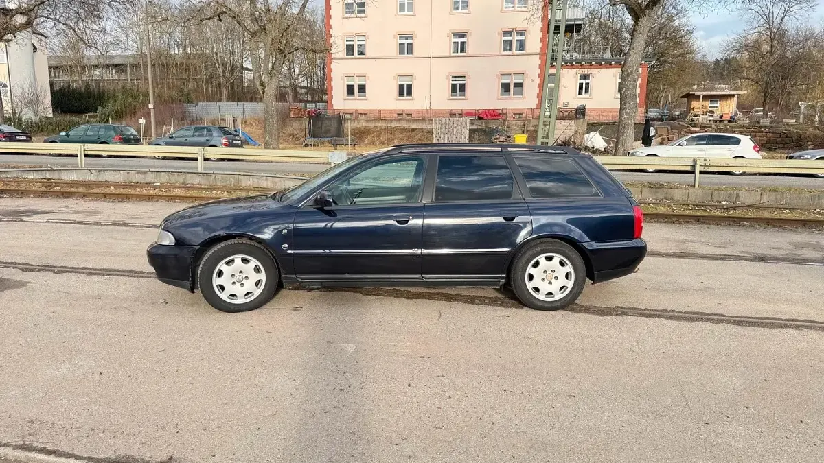 Gebraucht Audi A4 150 PS (110 kW) 1997 Blau Kombi