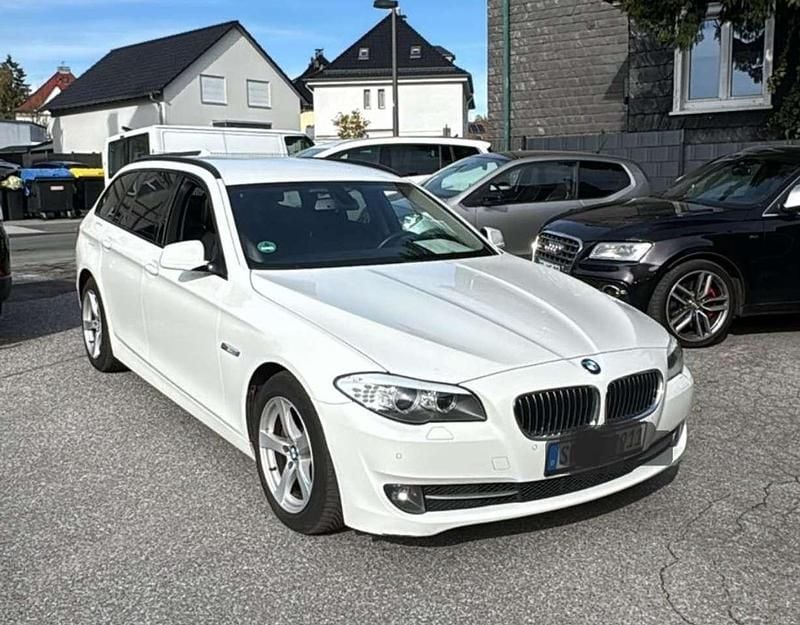 Gebraucht BMW 525 218 PS (160 kW) 2012 Alpinweiss iii Kombi