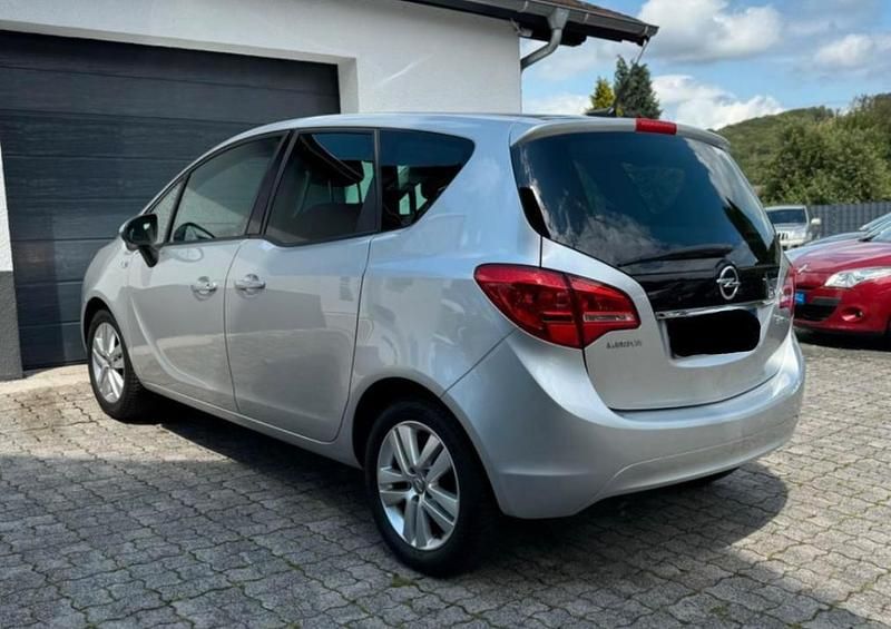 Gebraucht Opel Meriva 101 PS (74 kW) 2010 Silber Van / Kleinbus