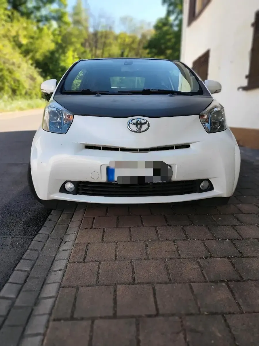 Gebraucht Toyota iQ 68 PS (50 kW) 2009 Weiß Kleinwagen