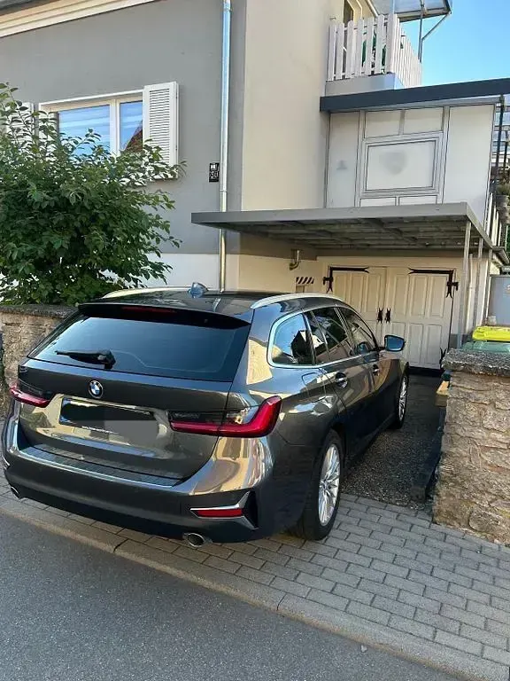 Gebraucht BMW 318 Luxury Line 150 PS (110 kW) 2020 Grau Kombi