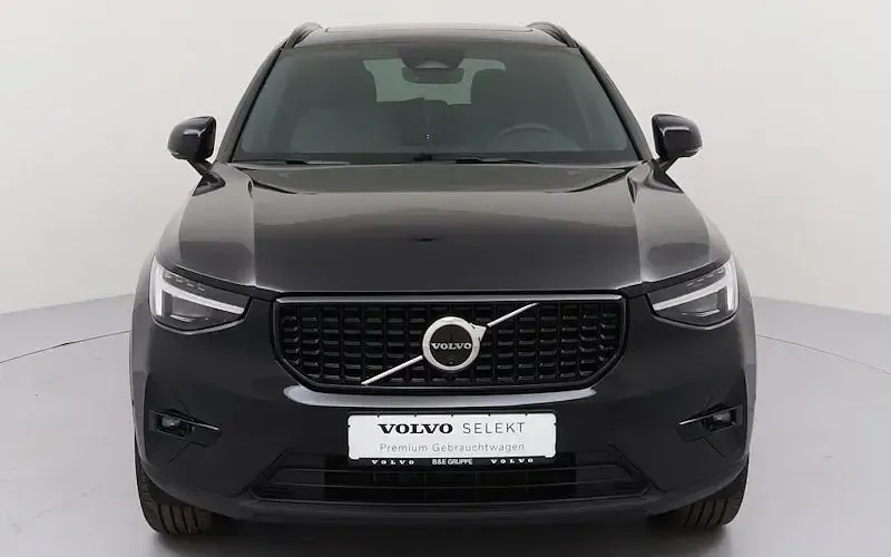 Gebraucht Volvo XC40 Plus 163 PS (119 kW) 2025 Schwarz SUV