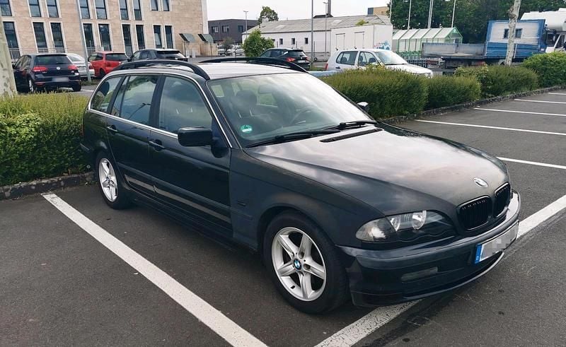 Second-hand BMW 320 150 CP (110 kW) 2000 Negru Break