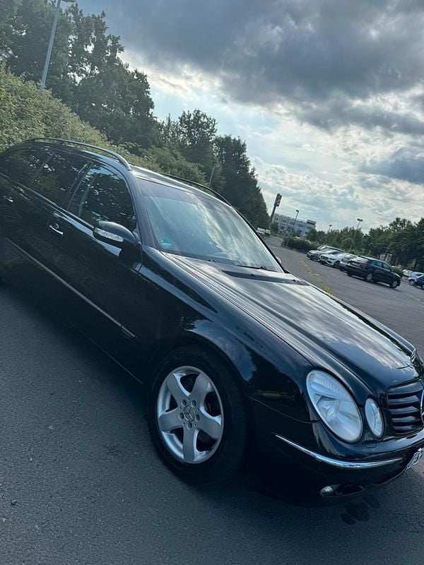Gebraucht Mercedes E320 204 PS (150 kW) 2003 Schwarz Kombi