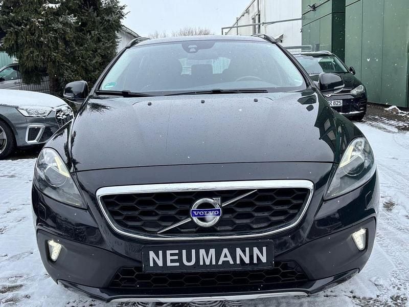 Gebraucht Volvo V40 CC Momentum 114 PS (83 kW) 2014 Schwarz Kombi