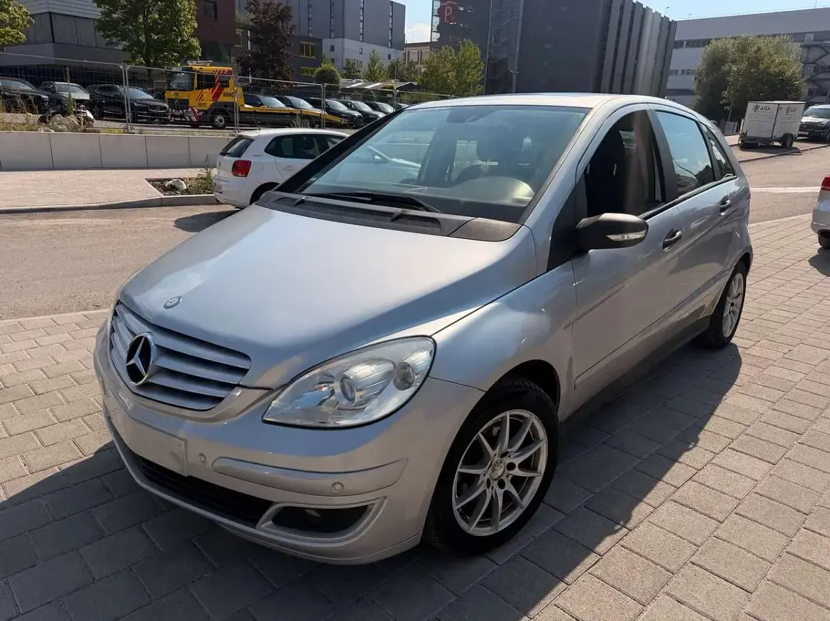 Gebraucht Mercedes B200 136 PS (100 kW) 2006 Polarsilber  metalliclack Van / Kleinbus