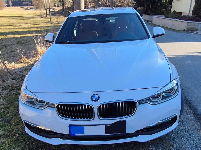 Gebraucht BMW 330 Luxury Line 252 PS (185 kW) 2016 Weiß Limousine