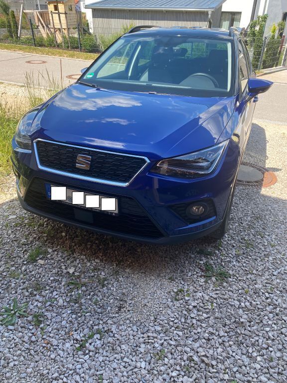 Blau Gebraucht 2018 Seat Arona Style SUV | 12.900 € (Guter Preis) - Bild 1/4